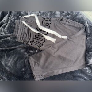 Men street style sweats with long baggy pants